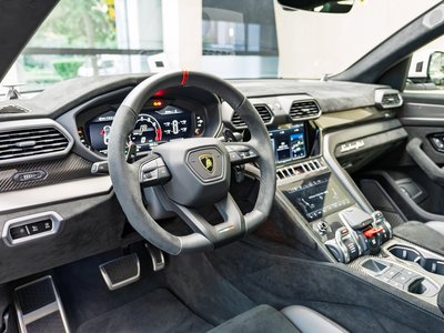 2024 Lamborghini URUS — миниатюра 16