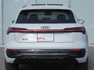 AUDI Q8 E-TRON - 9