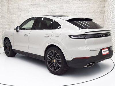 صورة 2 لـ 2024 Porsche CAYENNE