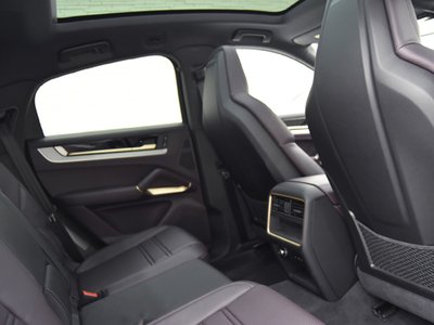 صورة مصغرة 13 لـ 2024 Porsche CAYENNE