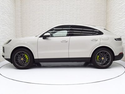 صورة 6 لـ 2024 Porsche CAYENNE