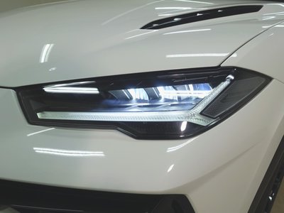 صورة 3 لـ 2023 Lamborghini URUS