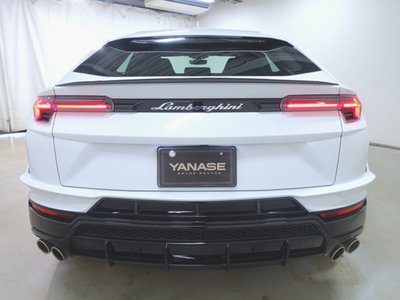 صورة 7 لـ 2023 Lamborghini URUS