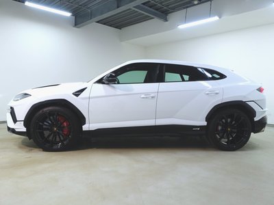 صورة 4 لـ 2023 Lamborghini URUS