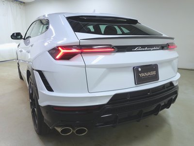 صورة 6 لـ 2023 Lamborghini URUS