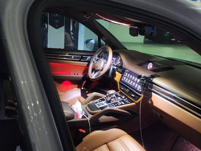 PORSCHE CAYENNE - 10