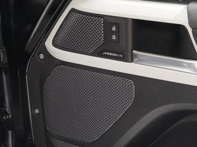 LAND ROVER DEFENDER 2023 thumbnail 4
