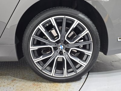 BMW 7 SERIES - 8