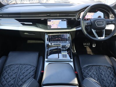 AUDI Q8 - 6