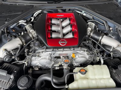 NISSAN GT-R - 2