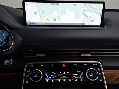 2022 Genesis GV80 thumbnail 13