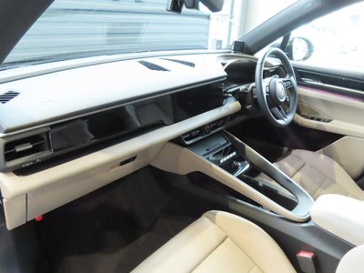2026 Porsche MACAN 缩略图 13