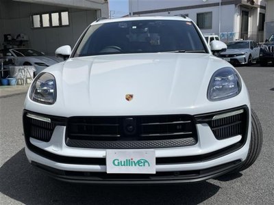 PORSCHE MACAN - 2