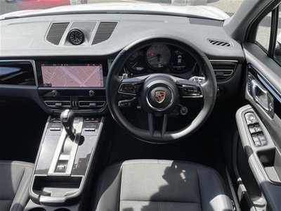 PORSCHE MACAN - 4