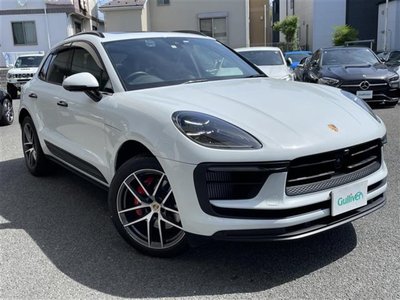 PORSCHE MACAN - 1