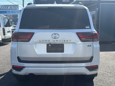 TOYOTA LAND CRUISER 300 - 3