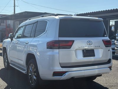 TOYOTA LAND CRUISER 300 - 6