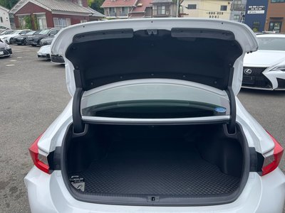 صورة مصغرة 49 لـ 2017 Lexus RC F