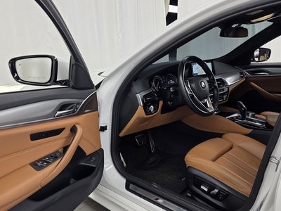 2017 BMW 5 SERIES — фото 10