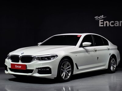2017 BMW 5 SERIES — фото 1