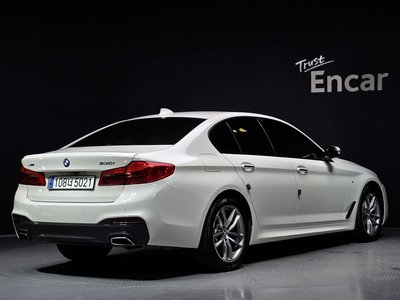 2017 BMW 5 SERIES — фото 3