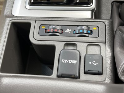 TOYOTA LAND CRUISER PRADO - 7