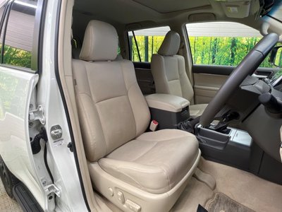 TOYOTA LAND CRUISER PRADO - 8