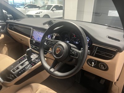 صورة 6 لـ 2023 Porsche MACAN