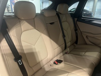 صورة 5 لـ 2023 Porsche MACAN