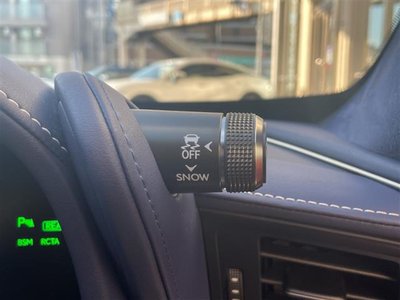 2018 Lexus LC — миниатюра 18