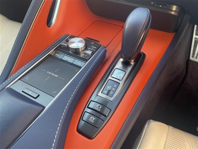 2018 Lexus LC — миниатюра 16
