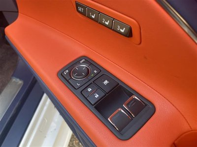 2018 Lexus LC — миниатюра 23
