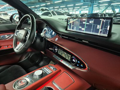 2021 Genesis GV70 — миниатюра 18