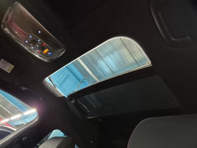 2021 Genesis GV70 — миниатюра 17