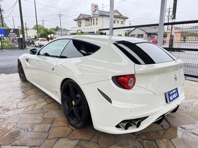 FERRARI FF - 10