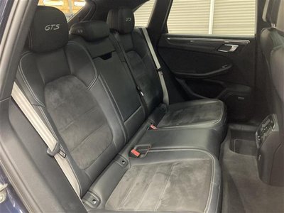 PORSCHE MACAN - 10