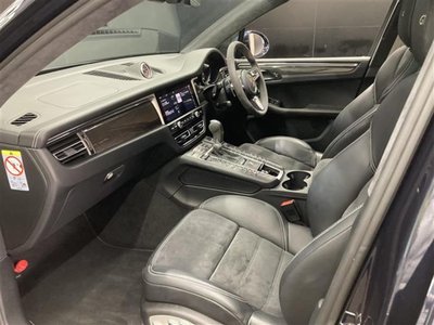 PORSCHE MACAN - 5