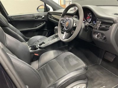 PORSCHE MACAN - 4