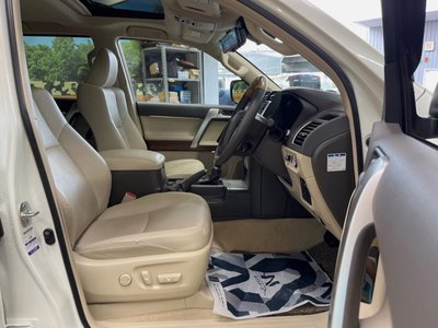 TOYOTA LAND CRUISER PRADO - 9