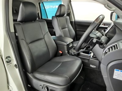 TOYOTA LAND CRUISER PRADO - 8