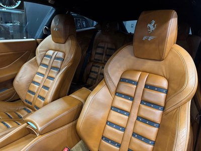 صورة 10 لـ 2011 Ferrari FF