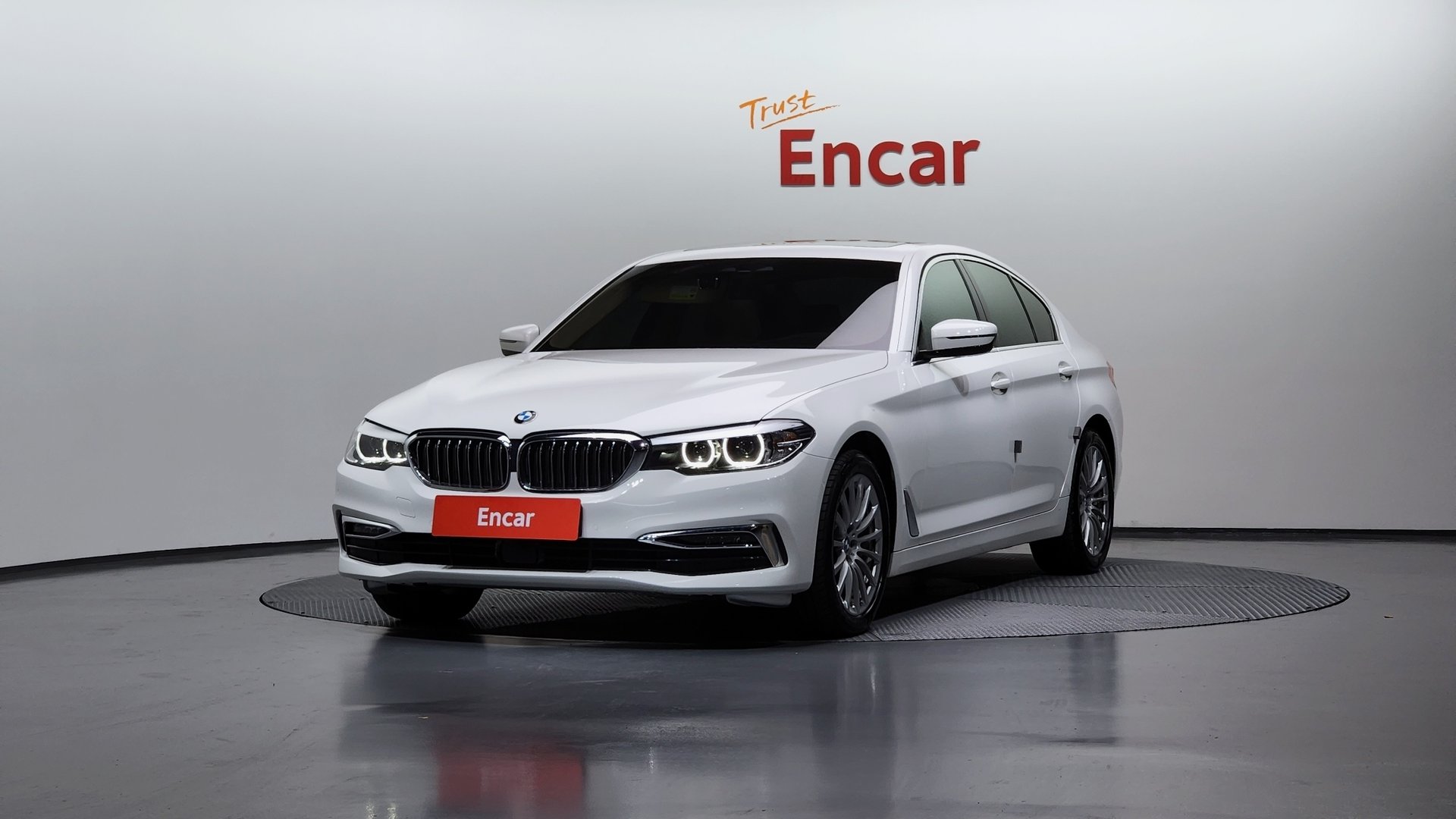 BMW 5 SERIES - View 1