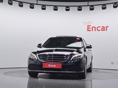 2019 Mercedes-BENZ C-CLASS photo 2