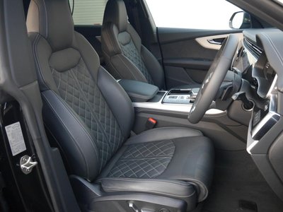 AUDI Q8 - 8
