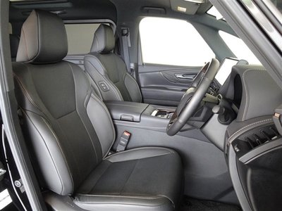 2025 Toyota ALPHARD — фото 4