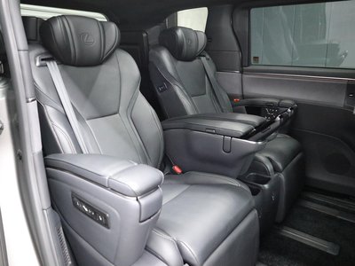 صورة مصغرة 56 لـ 2024 Lexus LM