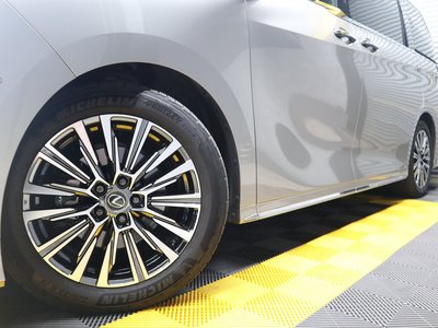 صورة مصغرة 16 لـ 2024 Lexus LM