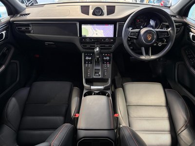 صورة مصغرة 16 لـ 2023 Porsche MACAN