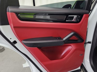 2022 Porsche CAYENNE — миниатюра 15