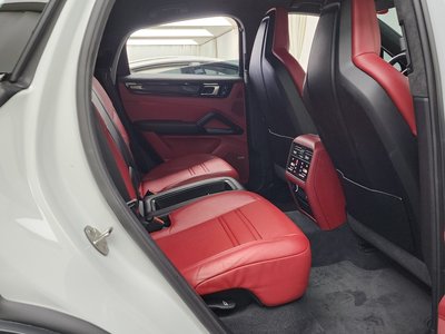 2022 Porsche CAYENNE — миниатюра 18